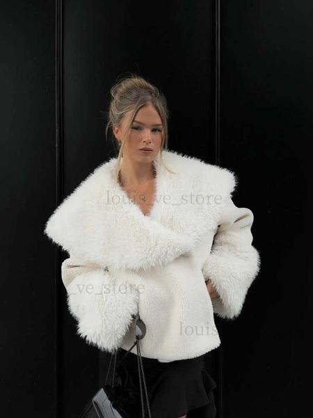 Women's Fur Faux Fur RR2844 Blanc court élégant fausse fourrure manteaux pour femmes grand col moelleux fausse fourrure Streetwear à manches longues Teddy veste de fourrure courte T231215