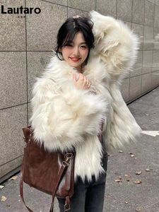 Femmes Fourrure Faux Lautaro Automne Hiver Court Chaud Coloré Épais Poilu Shaggy Manteau Femmes Lâche Casual Luxe Fluffy Veste 2023 231118