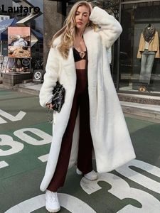 Femmes fourrure fausse Lautaro hiver Long blanc moelleux chaud surdimensionné manteau femmes avec capuche revers ceintures lâche coréen mode vêtements d'extérieur 231102