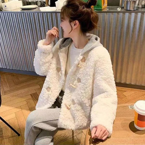 Fourrure pour femme Mode coréenne Automne Hiver Femmes Manteau décontracté surdimensionné Lâche Chaud Imitation Laine d'agneau Veste à capuche à simple boutonnage