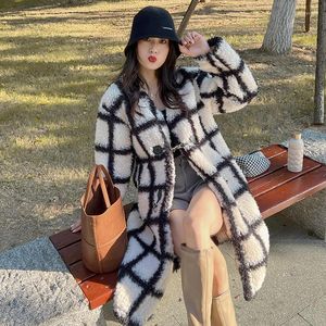 Manteau Long en fausse fourrure pour femmes, à carreaux, col en v intégré, Vintage, veste en fourrure Teddy artificielle, hiver 2023