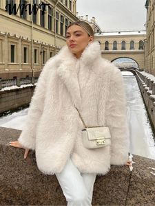 Femmes Fourrure De Luxe Fluffy Faux Manteaux Femmes 2023 Hiver À Manches Longues Revers Manteaux Occasionnels Épais Chaud Manteau Femme Mode Survêtement