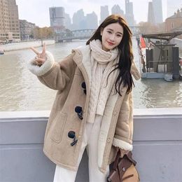 Abrigo de felpa de piel de cordero para mujer, ropa de abrigo gruesa y cálida con capucha, chaqueta acolchada de algodón con botones de bocina de viento universitaria holgada coreana