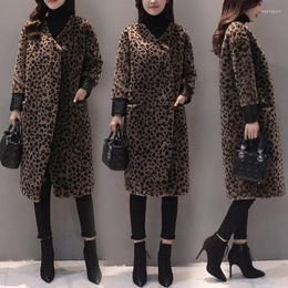 Femmes fourrure femmes manteau 2022 hiver Design de mode Imitation haut de gamme étoile léopard Grain cheveux épais printemps longs manteaux