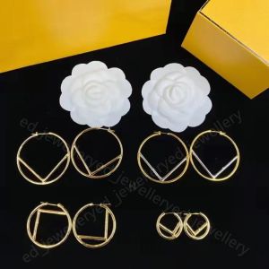 Pendientes de aros de oro y plata para mujer Diseñador de moda Pendientes de baloncesto de personajes grandes Joyería de marca Caja de aretes de lujo de alta calidad