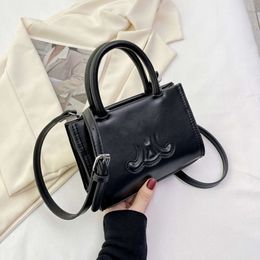 Sac à main pour femme haut de gamme à la mode en trois dimensions petit carré avec une poignée et un sac à bandoulière, sac arc de triomphe français