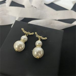 Dames hartstudie Designer oorbellen Hoogwaardige Gold Hoop Chanells Silver Earring Luxe sieraden Vrouw Letter C Pearl -oorschelp Men cclies 45