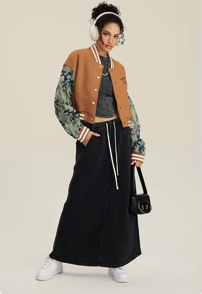 Jersey de béisbol de camuflaje con diseño de telas combinadas bordadas de otoño e invierno de gama alta para mujer, chaqueta holgada de marca de moda para chica picante