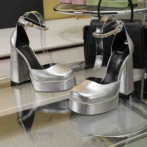 Sandales à talons hauts pour femmes Chunky Block Slip-On Bout ouvert Bride à la cheville Chaussures habillées Designers de luxe Chaussures d'usine