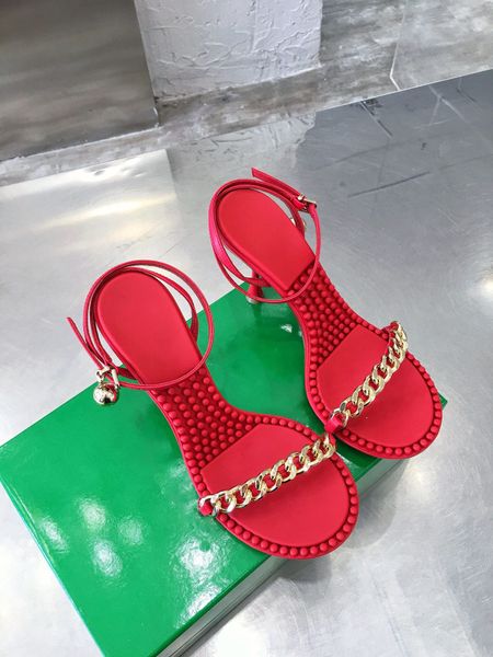 Sandalias de tacón alto para mujer con diseño de cabeza redonda llena de personalidad, material de cuero y combinación multicolor