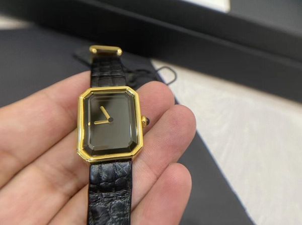 Mouvement d'origine de montre de haute qualité pour femmes Small Fangtang 1987 Watch Authentic Opening Moule One to One peut accéder aux montre-bracelettes