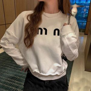 Sweats à capuche pour femmes pull frisé haut autocollant brodé lettre ourlet court décontracté ample polyvalent