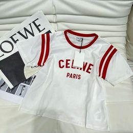 Sweats à capuche pour femmes Ce24 T-shirt imprimé à col rond au début du printemps avec décoration de motif de lettres contrastées, superposition blanche, couleur rouge, charme ludique