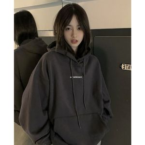 Dames Hoodies Sweatshirts Mode Donkergrijze Hoodie Fleece Dikker Sweatshirt Lange Mouw Koreaanse Brief Afdrukken Baggy Vrouwelijke Tops Trui Herfst 230728