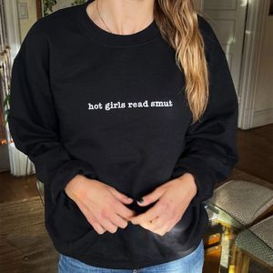 Dames Hoodies Sweatshirts Meisjes Lezen Smut Letters Geborduurd Zwart Sweatshirt met ronde hals Lange mouwen Dikke warme truien Vintagestijl Truien 230808