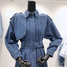 Denim de mujeres de la chaqueta sólida Cinturón de moda sólido Oficina de chic epaulette Design de zanja larga KI4586 230418