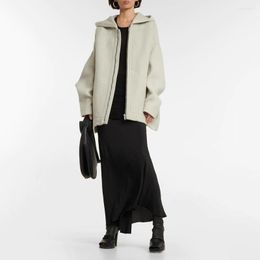 Jackets para mujeres 2022 Autumn and Winter Beige Decoración de rayas simple de moda