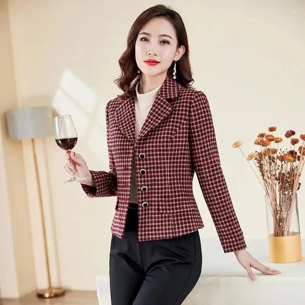 Vestes Femmes 2023 Printemps Automne Veste Mode Plaid Coréen Manteau Style Occidental Mère Courte Survêtement Dames Costume Col Slim Top