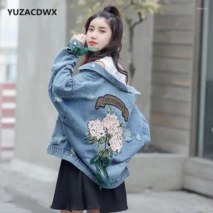 Vestes féminines 2024 automne Korea Kpop à manches longues à manches longues à fleur de fleur de la veste en jean Ripped en détresse