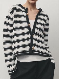 Vestes Femmes 2024 Début Printemps Contraste Couleur Rayé Tricot Jakcet Pour Femmes À Manches Longues Mode Simple Boutonnage Élégant Manteau