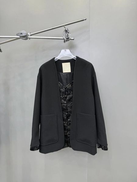 Vestes féminines 24 Suit tissu tissu épissant le conception de l'intercouche jacquard acétique est un sentiment rétro de bouton chinois complet1.6