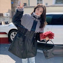 Vestes pour femmes Patchwork en damier avec peluche et veste en cuir épais 2024 hiver coréen lâche PU coton de longueur moyenne