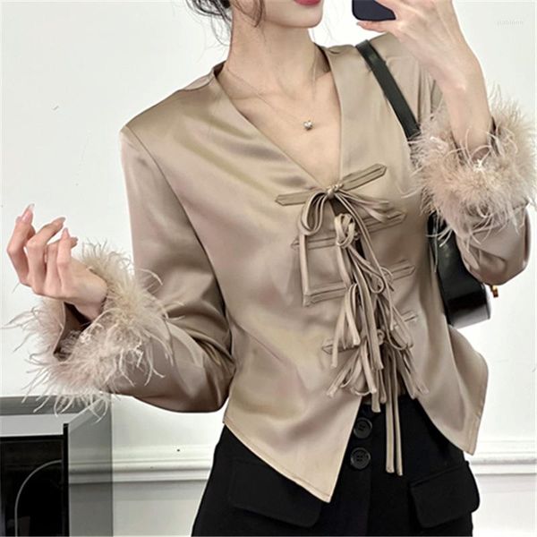 Chaquetas de mujer, abrigo de estilo chino para mujer, Tops Vintage Y2K de lujo con retazos de plumas, Top Sexy con cuello en V, blusa corta para chica, camisa con botones hacia abajo