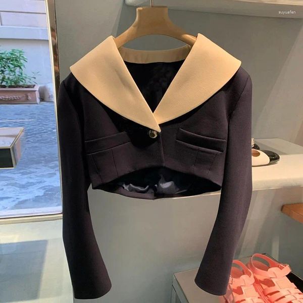 Chaquetas de mujer, traje corto azul oscuro con cuello azul marino para crear una sensación de atmósfera. Llévalo chaqueta temperamento estilo primavera