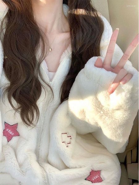 Jackets de mujeres Deeptown Y2K Harajuku White Zip Up Women Bordado coreano Capas de gran tamaño Winter Fleece Fluffy espesas