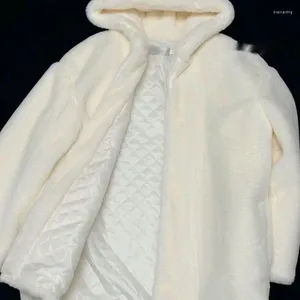 Vestes pour femmes Design Sense Manteau de fourrure d'agneau artificiel hiver style coréen chic petite peluche douce blanche ours décontracté veste en coton à capuche