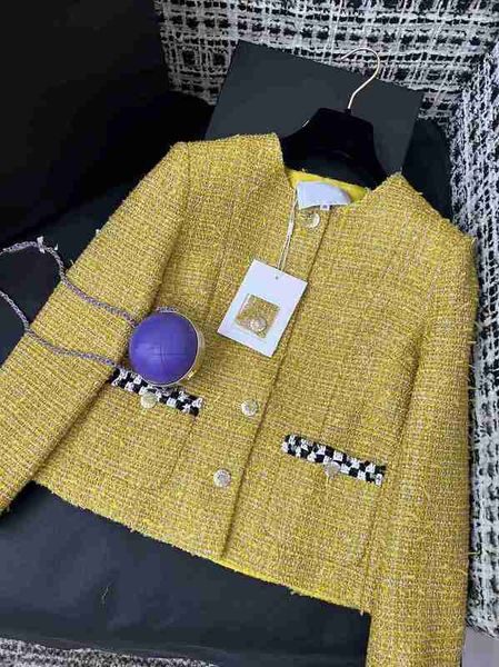 Chaquetas de mujer Diseñador 2023 Otoño e invierno Nuevo Pequeño Viento fragante Versátil Celebridad Temperamento Edad reducida Tweed amarillo Abrigo de cuello redondo U8CT