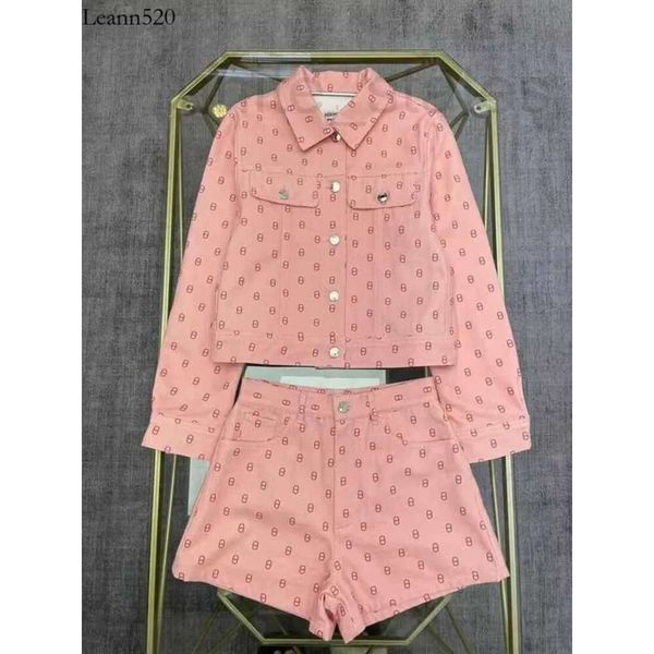 Vestes pour femmes Designer 2023 Classic Print Stand Col Denim Veste All Match Robe Taille Haute Jupe Rose Couleur Style Mode F