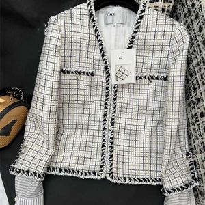 Designer des vestes pour femmes 2024 début de printemps Nouveau Nanyou Cha Light Luxury Celebrity Style Coumor Couleur Plaid V-Neck Sleeves Doven Mabet Doven Jhlz