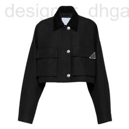 Diseñador de chaquetas para mujer 23ss FW Chaqueta de diseñador para mujer Cazadora de lona técnica con letras Triángulo Signo Rompevientos Chaqueta de bombardero Niñas Pasarela de Milán