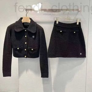 Damesjassen Designer Winter Wool Jacket Damesjurk Tweedelige Miu Designer Jackets Letter Borduurwerkpak Dames Rokset 2HTX