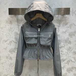 Damesjassen Ontwerper damesjack met capuchon Technisch nylon Blouson met letterspatroon Windjack Bomberjas Meisjes Milan Runway Tops Uitloper Parka 9L2A