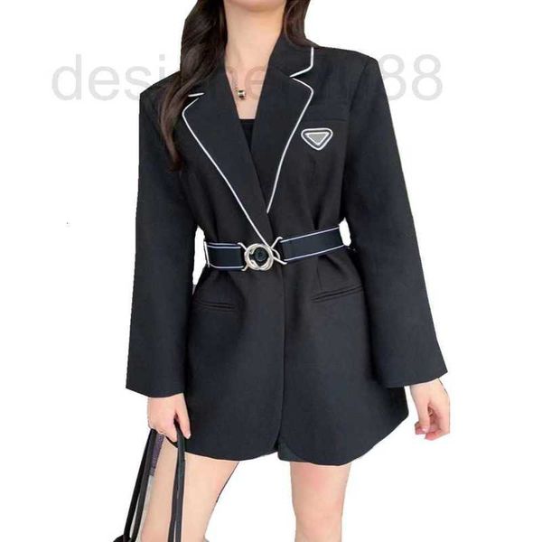 Chaquetas de mujer Diseñador Mujer Damas Elegante Mystic Black Blazer faja triángulo clásico insignia top y falda conjunto chaqueta larga solapa túnica abrigo IFHU
