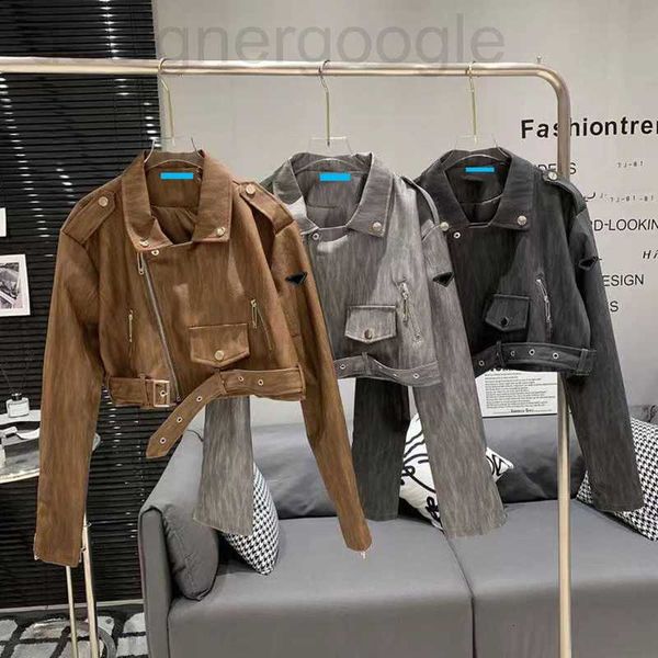 Chaquetas de mujer Diseñador para mujer P Piel Abrigo de cuero Mangas largas Budge Bordado Camisas delgadas Locomotora Distress Tops Tamaño asiático S-XL SCRP