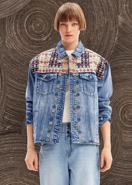 Vestes pour femmes Commande originale du commerce extérieur: veste en jean espagnol avec design de broderie patch à la mode et ajustement lâche