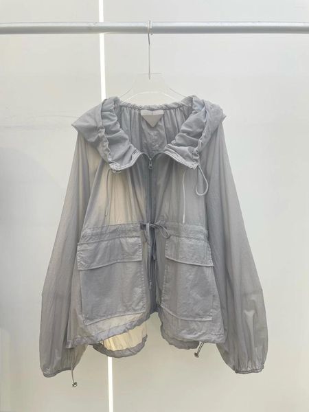 Chaquetas De Mujer Bloqueador Solar Gris Para Primavera Y Verano. La luz es fresca y elegante en verano