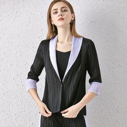 Vestes pour femmes VENTE Miyake Folds Patchwork Trois Quarts Col Turndown Manteau à bouton unique EN STOCK