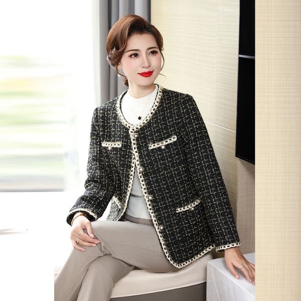 Vestes pour femmes Petite veste de parfum court printemps tempérament coréen dames mince plus taille simple boutonnage plaid haute qualité haut 231025