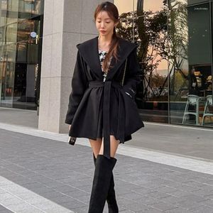 Vestes pour femmes Corée du Sud Dongdaemun Chic Automne et hiver Français Haut de gamme Ceinture Manteau de laine Lâche Petite cape à capuche