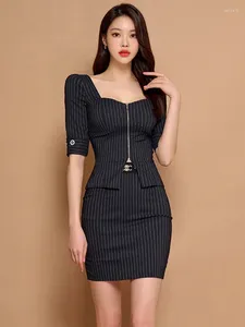 Vestes pour femmes Summerterament Suit rayé Couc carré manche courte Zipper haut de taille haute jupe hanpe en deux pièces