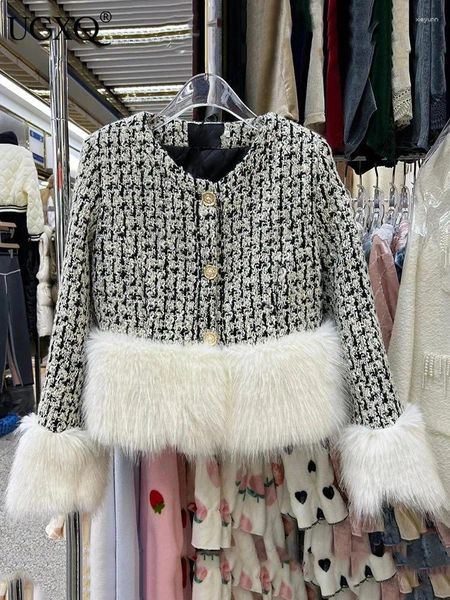 Vestes Femmes UCXQ Noir Blanc Tweed Veste Pour Femmes À Manches Longues Fausse Fourrure Épissée En Peluche O-cou Manteau 2023 Automne Hiver Vêtements 23A5037