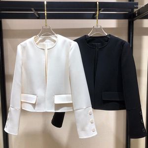 Damesjassen Witte blazer voor dames in de lente en de herfst van 2023 met een gevoel Niche-ontwerp Eenvoudige korte losse jas