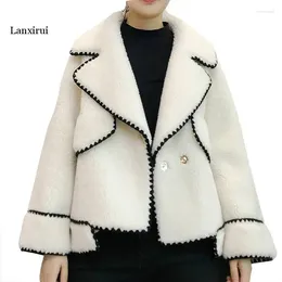 Vestes pour femmes hiver élégant lanxirui fur furs femmes manteaux trench noir blanc femme chaude femelle fausse en daim