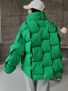 Vestes pour femmes Veste d'hiver pour femmes en trois dimensions à carreaux tissé manteau de mode solide haute rue chaud et épais doudoune d'hiver 231109