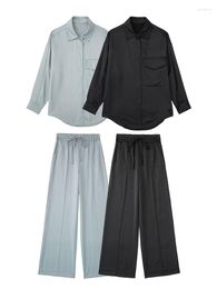 Jaquetas femininas Mulheres 2023 Outono Moda Silk Cetim Textura Solta Camisa Casaco Vintage Manga Longa Bolso Feminino Outerwear Chic Overshirt