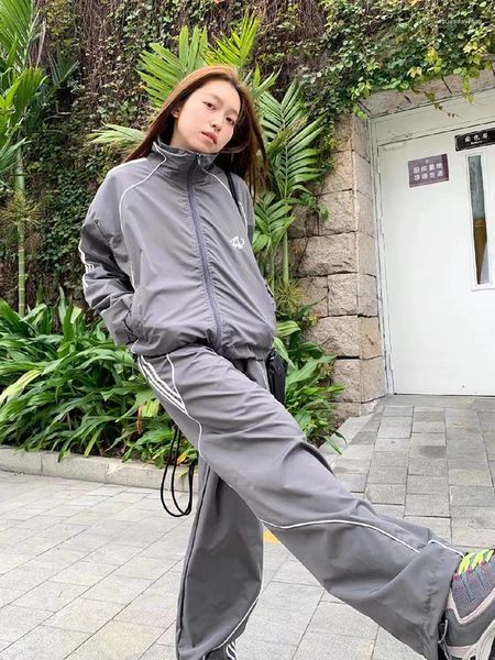 Chaquetas de mujer Y2K Streetwear Gris Conjuntos de dos piezas Mujeres Moda coreana suelta Zip Outerwear Deportes Cargo Pantalones de pierna ancha Joggers Outifits